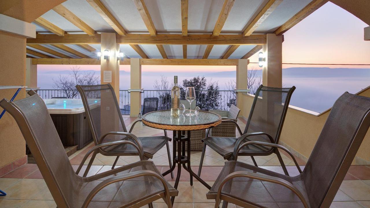 Apartments Lucia Senj 1 Extérieur photo