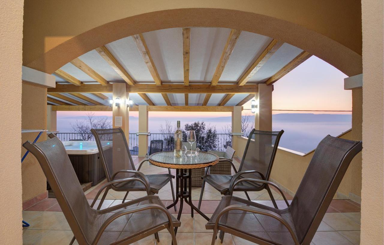 Apartments Lucia Senj 1 Extérieur photo