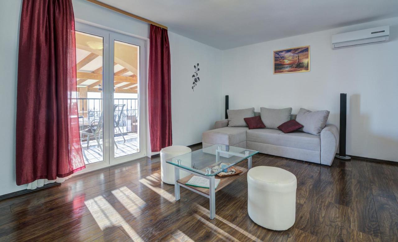 Apartments Lucia Senj 1 Extérieur photo